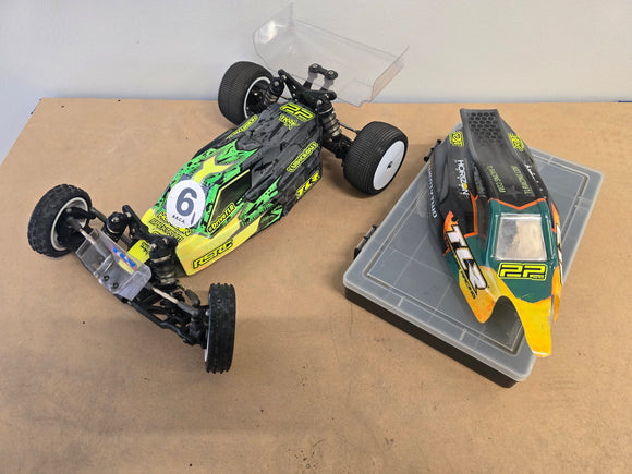 Team Losi TLR 22 1/10 Rc Buggy 2wd (Used With Spares)