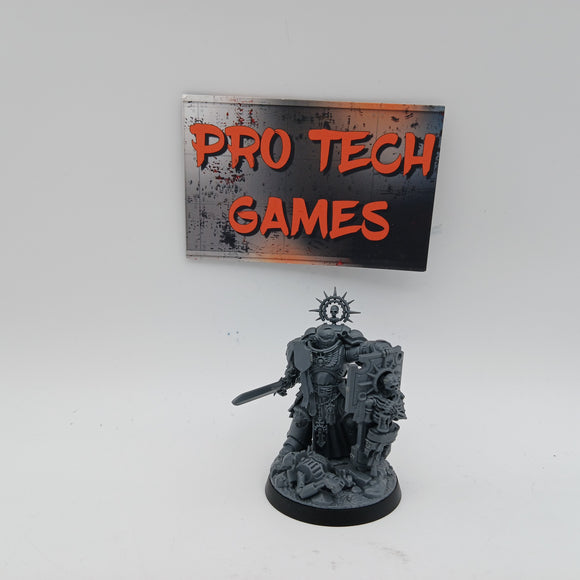 Space Marine - Captain with Relic Shield - #28452