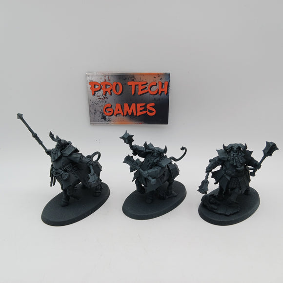 Helsmiths of Hashut - Bull Centaurs - ~28686