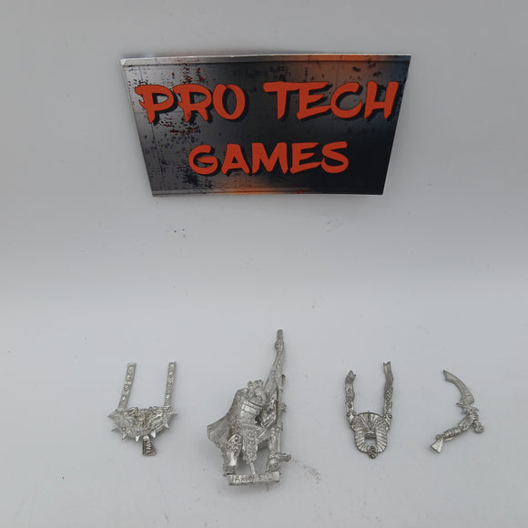 Tomb Kings - Icon Bearer/Royal Herald - #28516