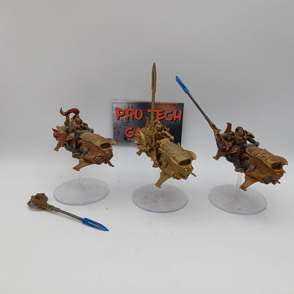 Adeptus Custodes - Vertus Praetors - 28982