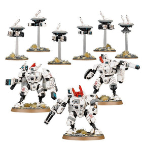T'au Emprie: XV8 Crisis Battlesuit Team