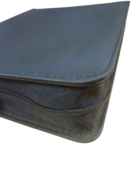 18 Pocket Zip-Up Toploader Binder (Black)